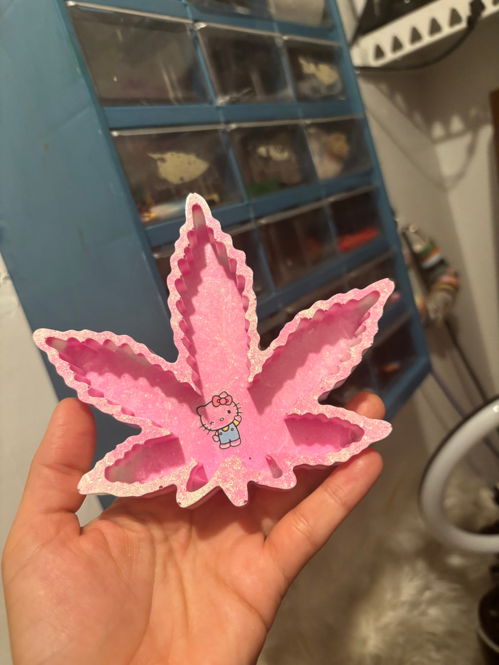 Custom ash tray