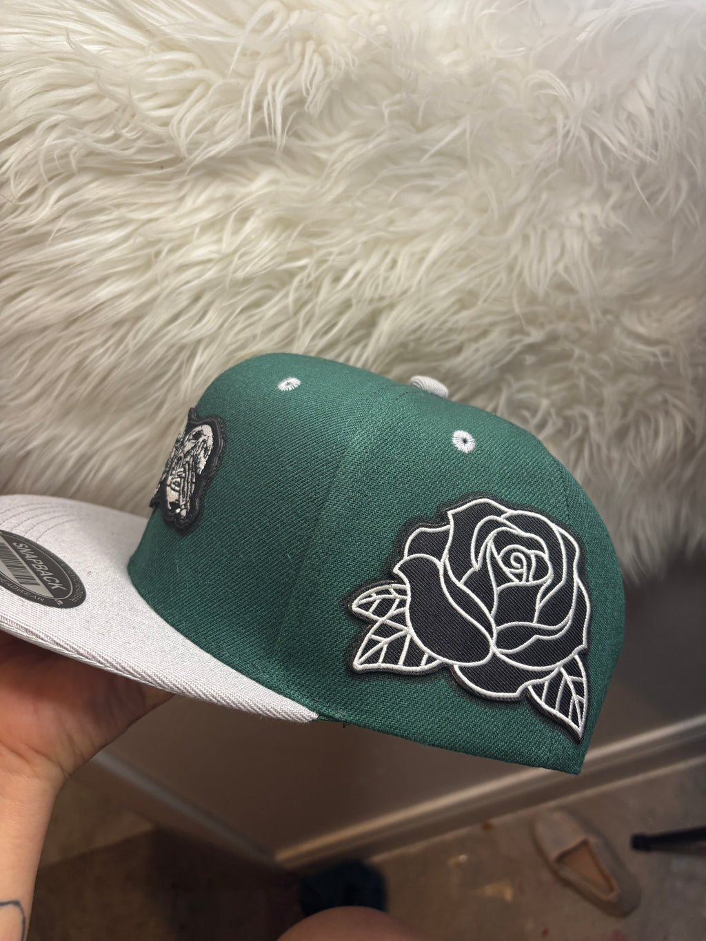 Green skulls custom hat